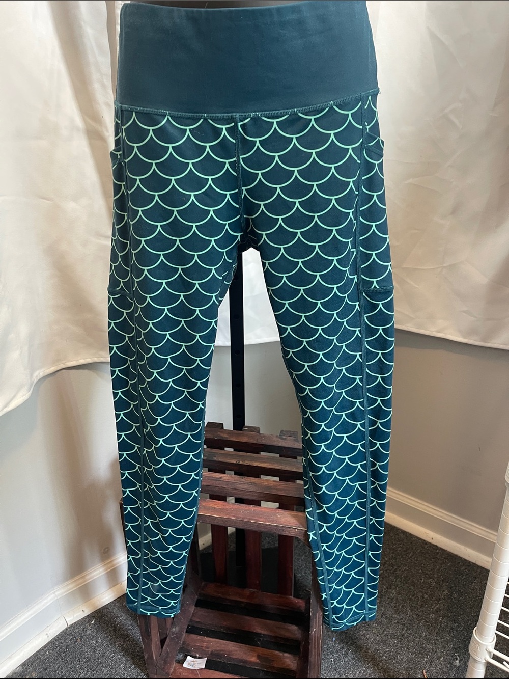 Constantly Varied Gear Teal and Aqua Scallop Print Leggings